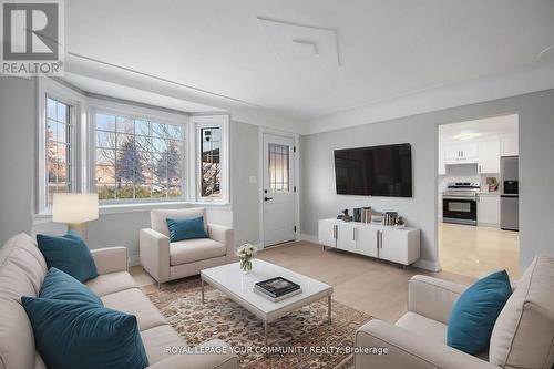 1192 Leaside Road, Hamilton, ON - Indoor Photo Showing Living Room