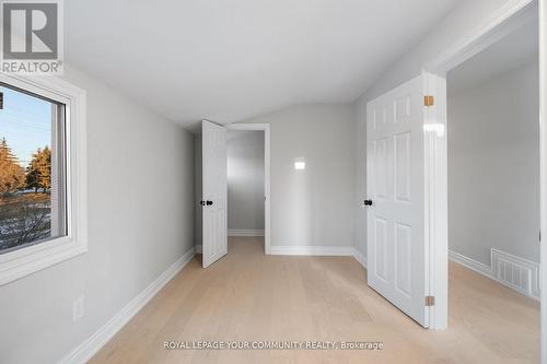 1192 Leaside Road, Hamilton, ON - Indoor Photo Showing Other Room