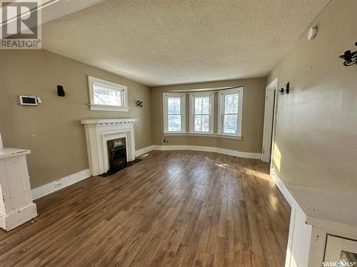 1077 Garnet Street, Regina, SK - Indoor With Fireplace