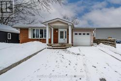 29 ROSSFORD CRESCENT  Kitchener, ON N2M 2H8