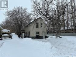 325 Q AVENUE S  Saskatoon, SK S7M 2Y2