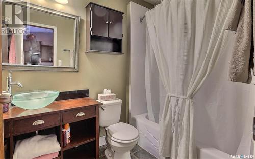 2164 Atkinson Street, Regina, SK - Indoor Photo Showing Bathroom