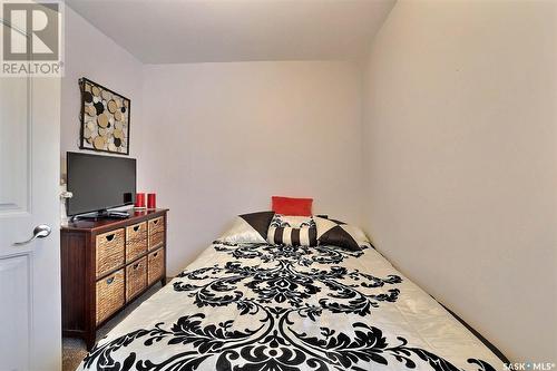 2164 Atkinson Street, Regina, SK - Indoor Photo Showing Bedroom