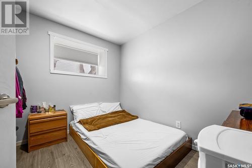 955 Elliott Street, Regina, SK - Indoor Photo Showing Bedroom