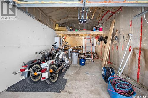 955 Elliott Street, Regina, SK - Indoor Photo Showing Garage