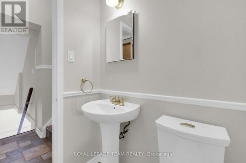 2193 Valley Drive, Ottawa, ON - Indoor Photo Showing Bathroom