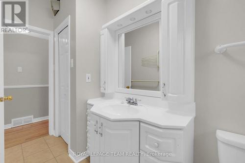 2193 Valley Drive, Ottawa, ON - Indoor Photo Showing Bathroom