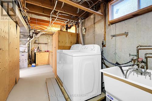 2193 Valley Drive, Ottawa, ON - Indoor Photo Showing Laundry Room