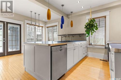 1959 Robinson Street, Regina, SK - Indoor Photo Showing Kitchen