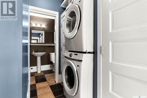 1959 Robinson Street, Regina, SK - Indoor Photo Showing Laundry Room