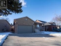 483 DICENZO DRIVE  Hamilton, ON L9B 2C4