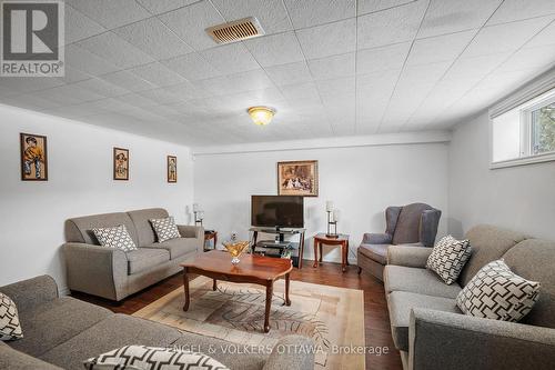 1044 Aldea Avenue, Ottawa, ON - Indoor Photo Showing Living Room