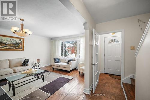 1044 Aldea Avenue, Ottawa, ON - Indoor Photo Showing Living Room