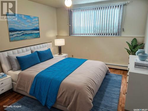8 320 13Th Avenue Ne, Swift Current, SK - Indoor Photo Showing Bedroom