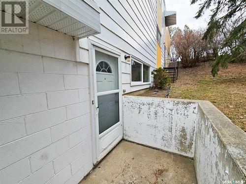 8 320 13Th Avenue Ne, Swift Current, SK - Outdoor With Exterior