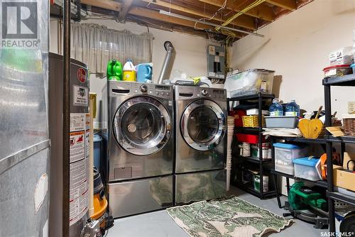 2715 Meadow Lane E, Regina, SK - Indoor Photo Showing Laundry Room