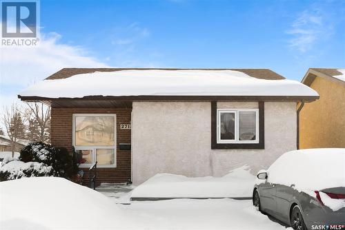 2715 Meadow Lane E, Regina, SK - Outdoor