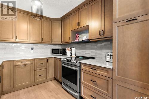 2715 Meadow Lane E, Regina, SK - Indoor Photo Showing Kitchen