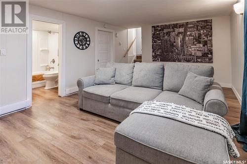 7 Bell Crescent, Saskatoon, SK - Indoor Photo Showing Living Room