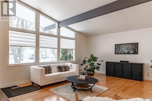 7 Bell Crescent, Saskatoon, SK - Indoor Photo Showing Living Room