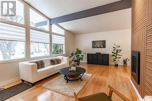 7 Bell Crescent, Saskatoon, SK - Indoor Photo Showing Living Room