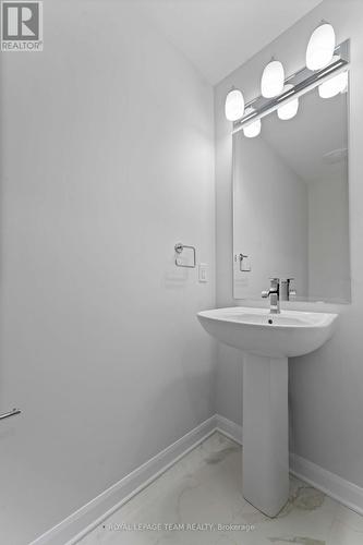 214 Prosperity Walk, Ottawa, ON - Indoor Photo Showing Bathroom
