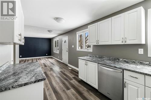 34 Trifunov Crescent, Regina, SK - Indoor Photo Showing Kitchen