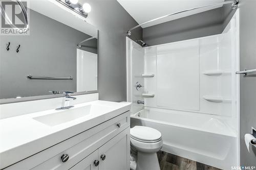 34 Trifunov Crescent, Regina, SK - Indoor Photo Showing Bathroom