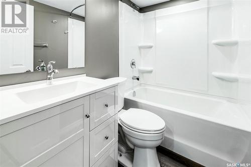 34 Trifunov Crescent, Regina, SK - Indoor Photo Showing Bathroom