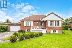 656 HYACINTHE BOULEVARD  Mississauga, ON L5A 2C5