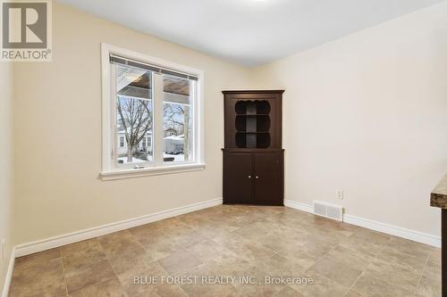 207 Grand Avenue, London, ON - Indoor Photo Showing Other Room