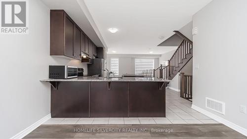 26 Summer Wind Lane, Brampton, ON - Indoor Photo Showing Kitchen