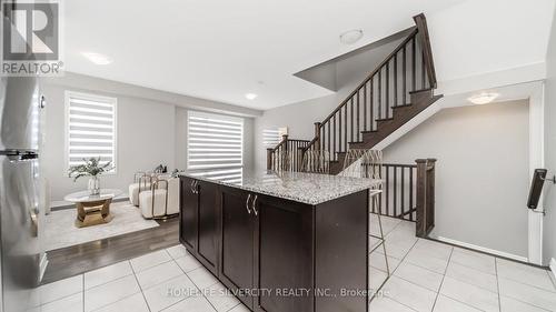 26 Summer Wind Lane, Brampton, ON - Indoor Photo Showing Kitchen With Upgraded Kitchen