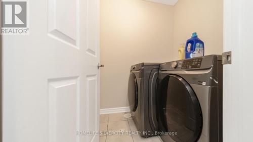 26 Summer Wind Lane, Brampton, ON - Indoor Photo Showing Laundry Room