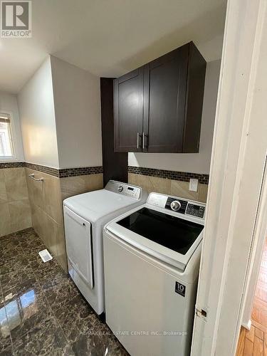 4616 Metcalfe Avenue, Mississauga, ON - Indoor Photo Showing Laundry Room