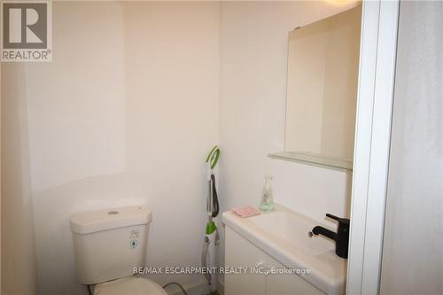 1530 Garth Street, Hamilton, ON - Indoor Photo Showing Bathroom