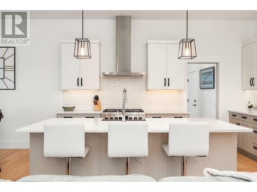 253 Ashcroft Court, Vernon, BC - Indoor Photo Showing Kitchen With Upgraded Kitchen