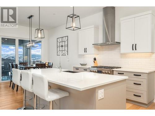 253 Ashcroft Court, Vernon, BC - Indoor Photo Showing Kitchen With Upgraded Kitchen