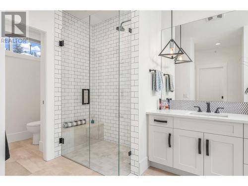 253 Ashcroft Court, Vernon, BC - Indoor Photo Showing Bathroom
