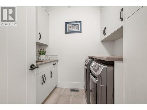 253 Ashcroft Court, Vernon, BC - Indoor Photo Showing Laundry Room