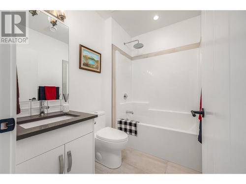 253 Ashcroft Court, Vernon, BC - Indoor Photo Showing Bathroom