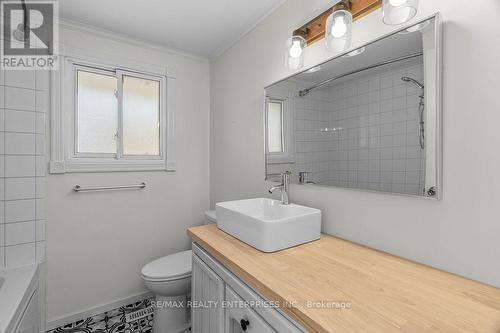 388 Crawford Street, London, ON - Indoor Photo Showing Bathroom