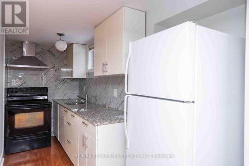 1247 Gryphon Mews, Mississauga, ON - Indoor Photo Showing Kitchen