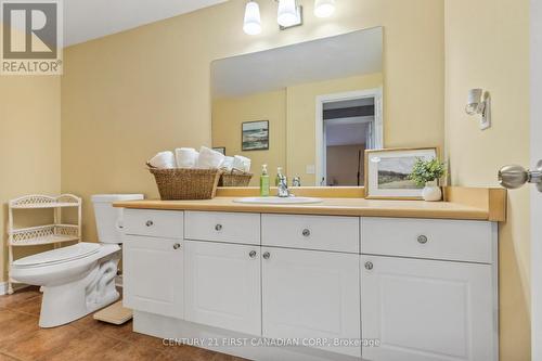 1685 Devos Drive, London, ON - Indoor Photo Showing Bathroom