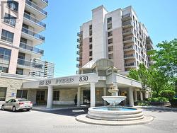 1107 - 810 SCOLLARD COURT W  Mississauga, ON L5V 0A4