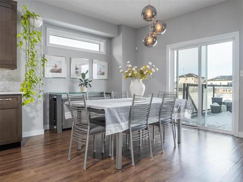 30 Angela Everts Drive, Winnipeg, MB - Indoor Photo Showing Dining Room