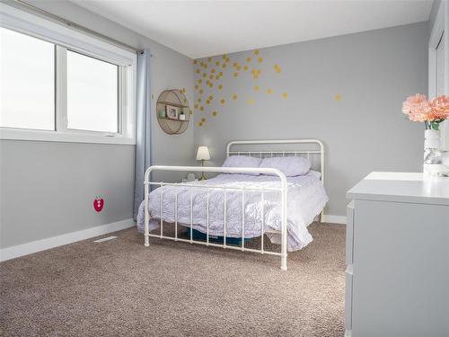 30 Angela Everts Drive, Winnipeg, MB - Indoor Photo Showing Bedroom