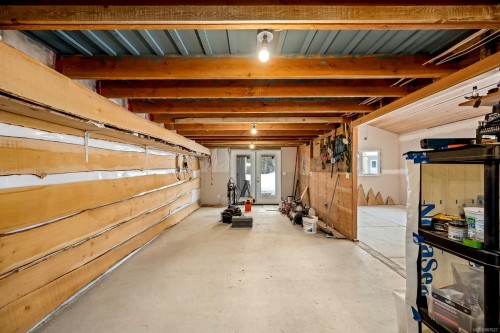 2156 Coleman Rd, Courtenay, BC 