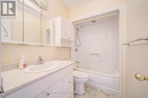 609 Montbeck Crescent, Mississauga, ON - Indoor Photo Showing Bathroom