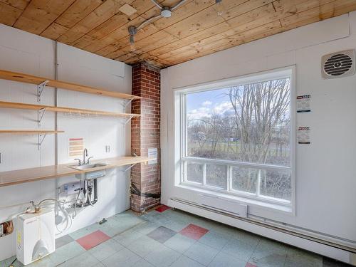 IntÃ©rieur - 640 Rue Tessier E., Saint-Casimir, QC - Indoor Photo Showing Garage